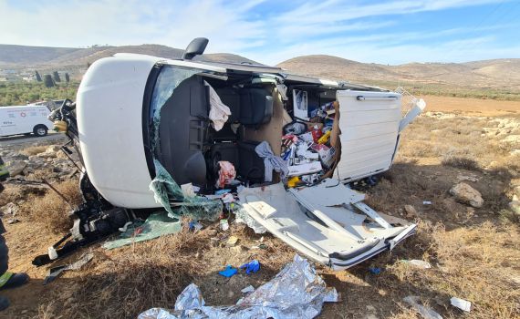 פצוע קשה בהתהפכות רכב ליד כוכב השחר
