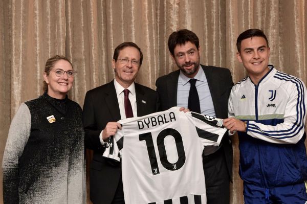 הנשיא פגש בטעות את שחקני יובנטוס, שהתרגשו לראותו