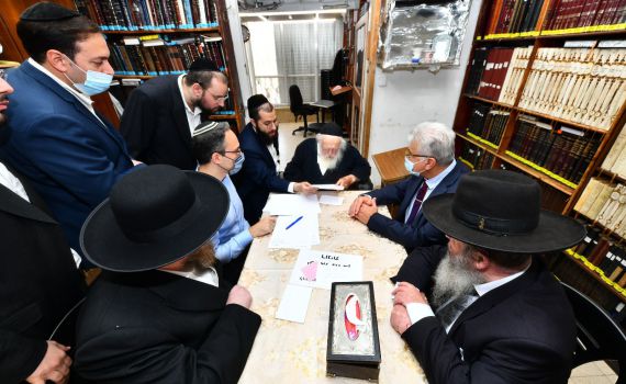 הרב קנייבסקי הורה: לחסן ילדים מגיל 5