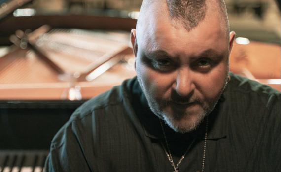 ארקדי דוכין לסרוגים: "אני מאמין באלוהים בדרכי"