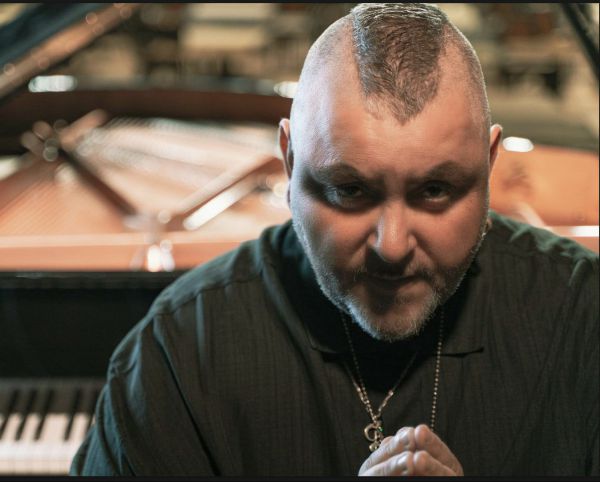 ארקדי דוכין לסרוגים: "אני מאמין באלוהים בדרכי"