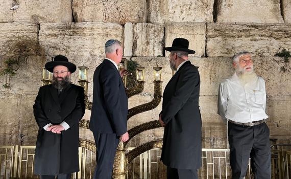 הרב לאו: "לשמור על קדושתו של הכותל" | צפו