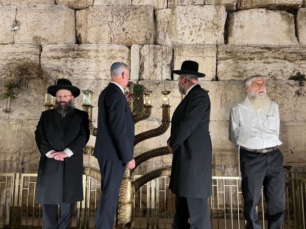 הרב לאו: "לשמור על קדושתו של הכותל" | צפו