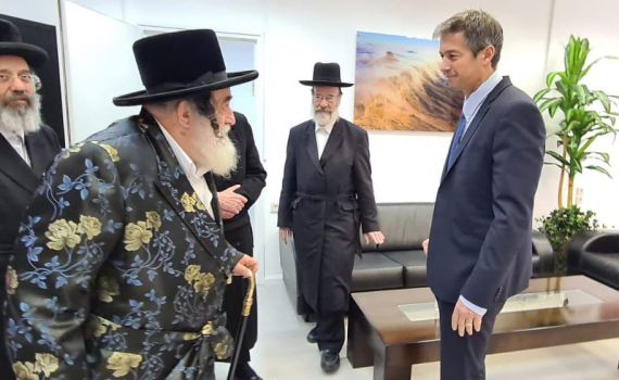 ספק אם הייתה מעולם שיחה כזו בין שר לאדמו"רים