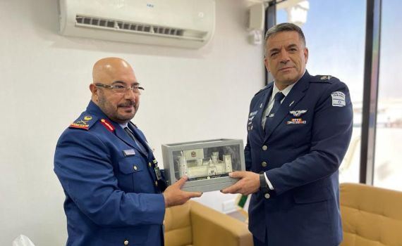 היסטוריה: מפקד חיל האוויר ביקר באיחוד האמירויות