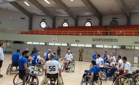 משחק כדורסל מיוחד לציון היום לפצועי צה"ל | צפו