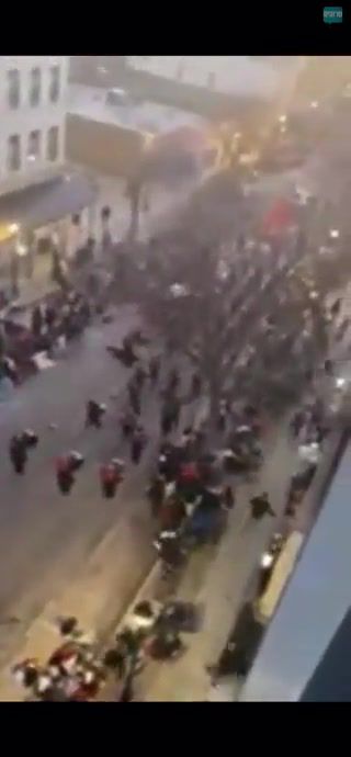 צפו: הרוגים ופצועים באירוע דריסה בתהלוכת חג בארה"ב