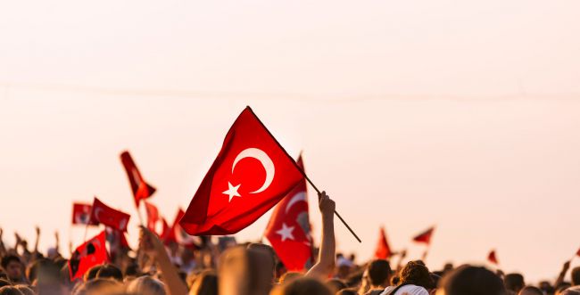 הישראלים שנעצרו בטורקיה יובאו מחר בפני שופט