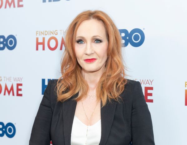 זאת התגובה של ג'יי קיי רולינג למתקפות הלהט"ב