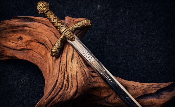 צפו: קצר על הפרשה | בין יהודה המכבי ליוסף הצדיק