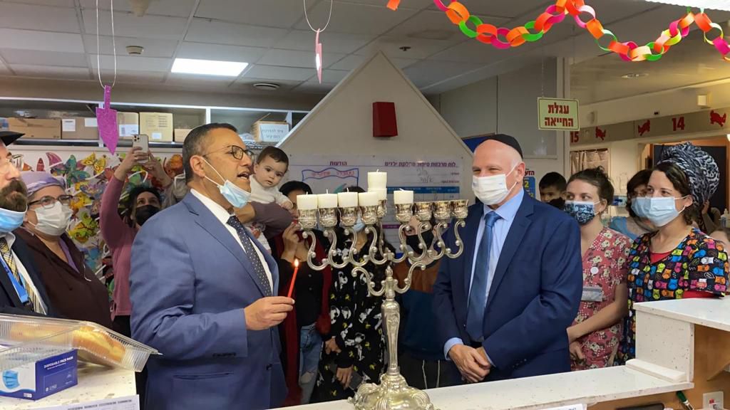 טקס הדלקת נרות מרגש במחלקת הילדים בהדסה