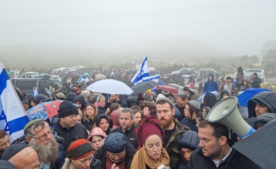 אלפים צעדו לחומש בגשם: "להסדיר את הישיבה"
