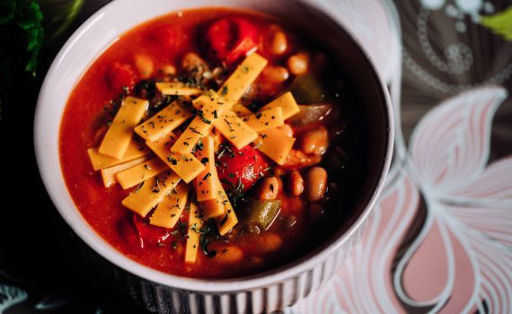 חורפי, טבעוני ומנחם: מתכון לשעועית ראנץ'