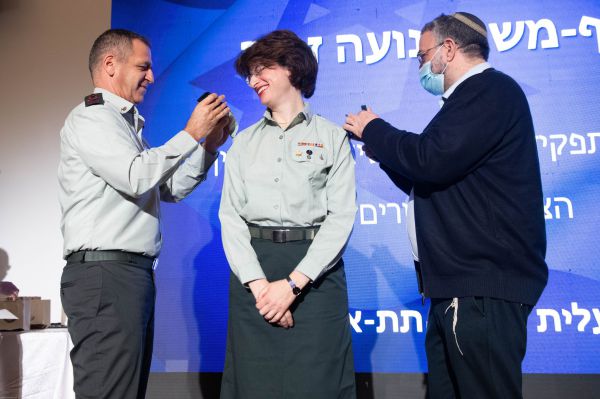 כבוד למגזר: שתי תא"ליות סרוגות קיבלו דרגה