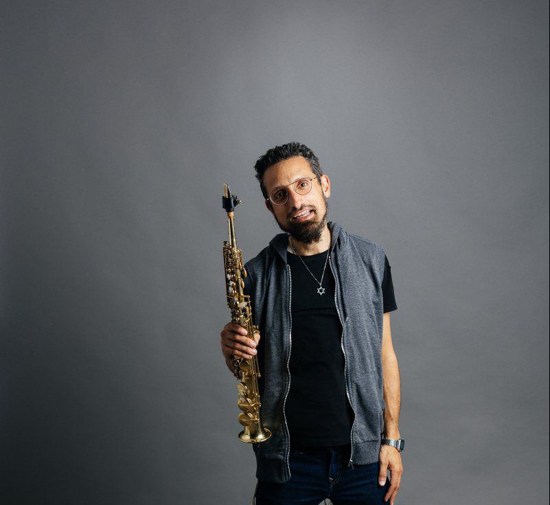 אחרי שיצא מהארון ונשאר דתי: דניאל זמיר בשיר חדש