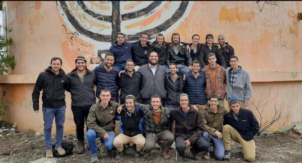 עלו לחזק: תלמידי ישיבת ההסדר אלון מורה בחומש