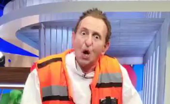 ארץ נהדרת: רון חולדאי זוכה לחיקוי כי תל אביב העיר היקרה בעולם