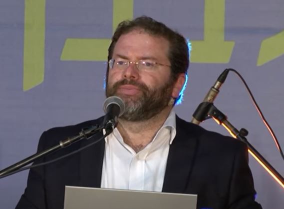 הרב חגי לונדין: לתלות על עץ גבוה