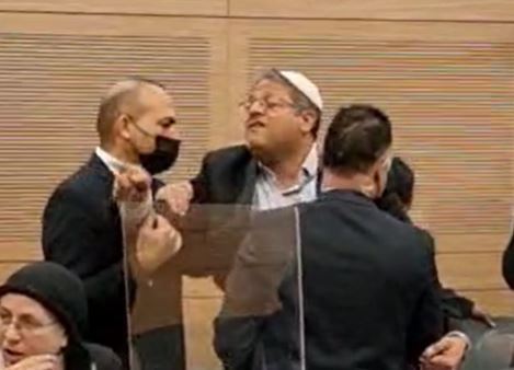 כמעט מכות בוועדה: 'תחפ'ף תגיד לאמא שלך'. צפו