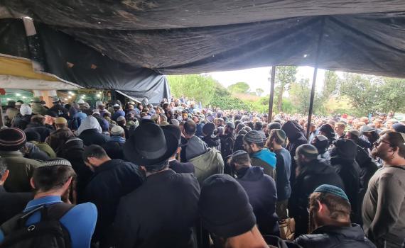 "דם עבדיו יקום": יהודה דימנטמן מובא למנוחות