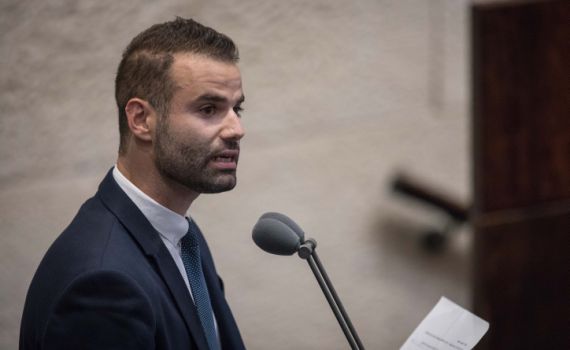 בלאגן באולפן: "אתה לא תשתלט לי על השידור"