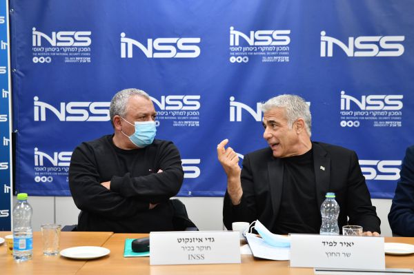 הפתרון של לפיד לסכסוך עם הפלסטינים