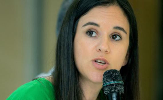 אמילי עמרוסי תובעת את 'ישראל היום'