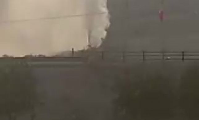  צפו: פיצוץ צינור גז בבית זיקוק בדרום איראן