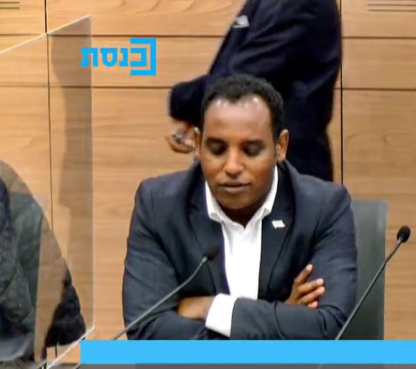 יברקן על התו הירוק: רק חסר מחנות ריכוז