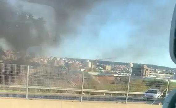 כביש 6 נחסם לתנועה בעקבות רכב שעולה באש