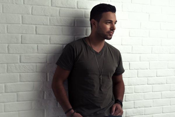 חוזר לעניינים: הראל מויאל בשיר חדש