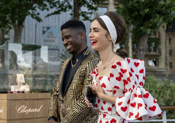 אמילי בפריז: מגיעים לה הגידופים אבל גם שתצפו בה