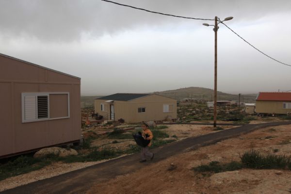 בשמונה האור כבה: הזדהות עם ההתיישבות הצעירה
