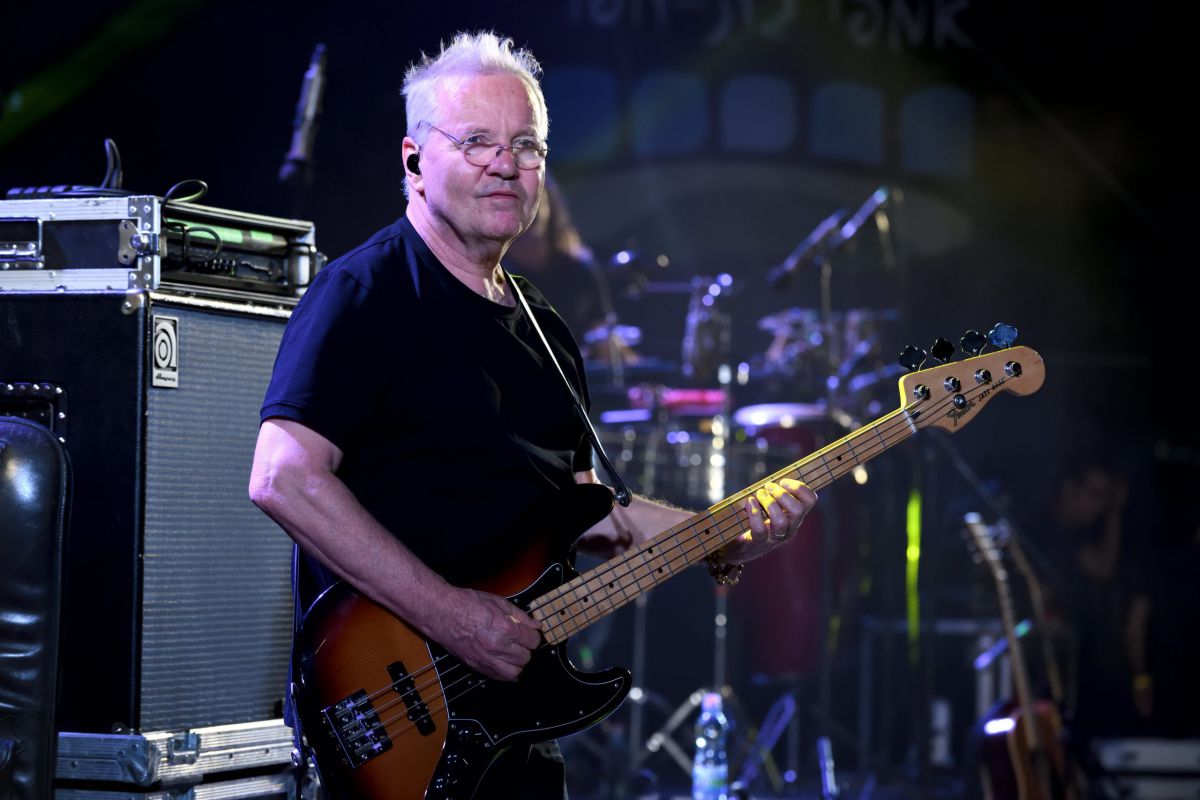 זהו זה במחווה לאלון אולארצ'יק