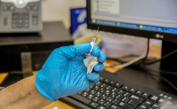 שיפור במצבה של הילדה שהורדמה עקב שפעת