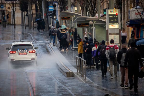 בשיא הקור: בן 5 אותר בירושלים ללא בגדים