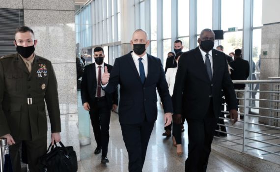 גנץ צפוי לדון בארה"ב על אפשרות של תקיפה באיראן