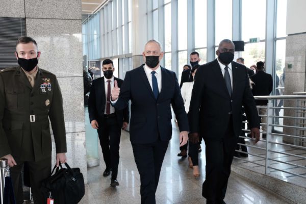 גנץ צפוי לדון בארה"ב על אפשרות של תקיפה באיראן