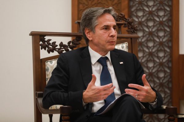 בלינקן: "התמיכה של איראן בחות'ים צריכה להיעצר"