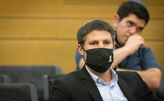 סמוטריץ' תוקף: "כהנא מוליך שולל את הרבנים"