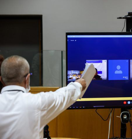 קבינט הקורונה קבע: בחלק מהערים יעברו ללמוד בבית