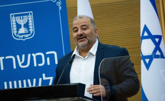 עבאס: רוצים לחזור לקואליציה עד סוף הפגרה