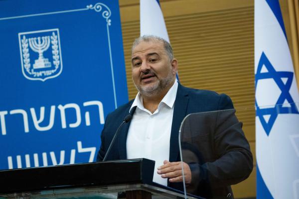 עבאס: רוצים לחזור לקואליציה עד סוף הפגרה