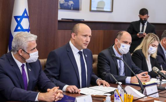 בנט מגיב לפייק: "אמרתי אומיקרון במקום קורונה"