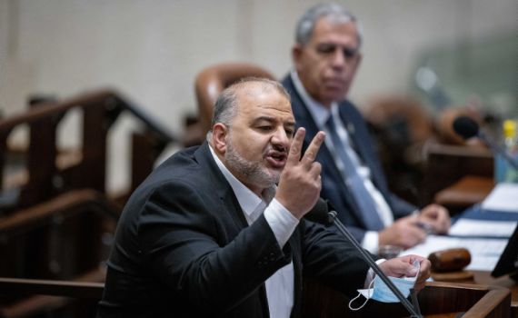 ערמומיות פוליטית: הדמיון בין נתניהו למנסור עבאס