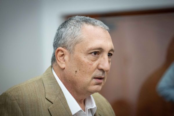 עדות ניר חפץ: "נתניהו ניסה לשדוד את כספי המדינה"