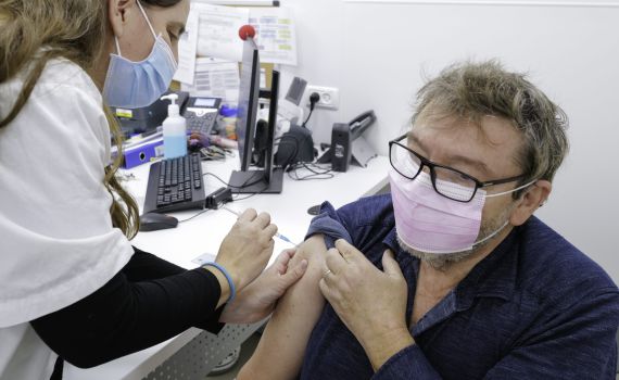 משרד הבריאות: כך נראית יעילות החיסון הרביעי