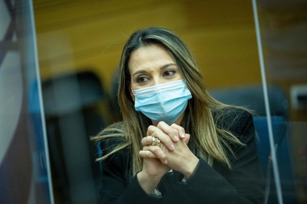 שאשא ביטון דורשת: לבטל את מתווה הרמזור בחינוך