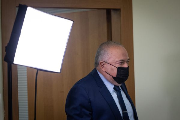 ליברמן על חוק הגיור: "מוכן ללכת לכיוון ימינה, זה יעבור"