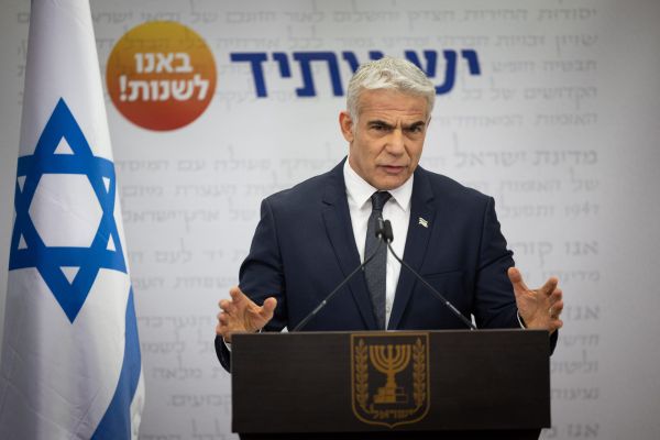 לפיד: "הממשלה תחזיק כי היא לא תלויה בנתניהו"